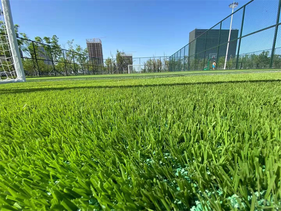 浅谈人造草坪耐磨性能的影响因素