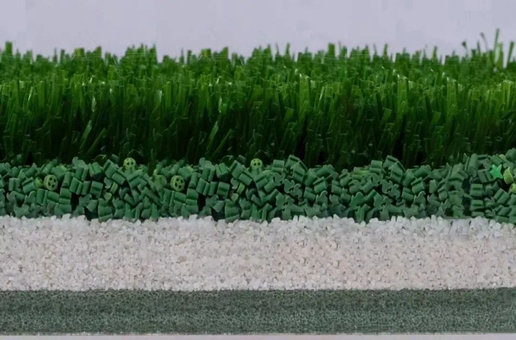 人造草坪足球场地辅料填充的重要性