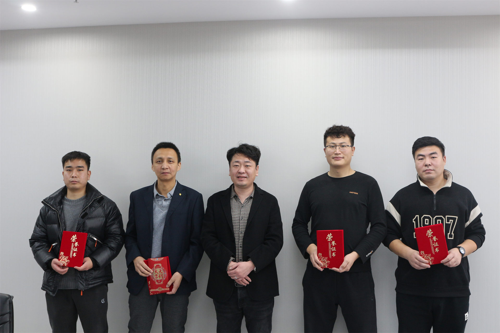 同心协力，共创辉煌——麦迪年终总结表彰会暨春节团建活动顺利举行